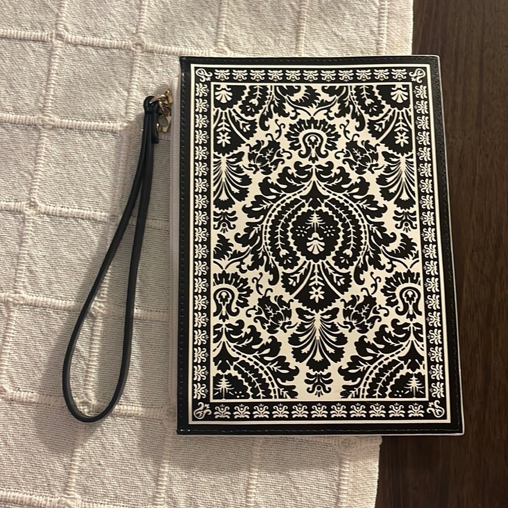 NWOT Kate spade Lucky Draw queen of ♠️ wristlet 😍😍😍